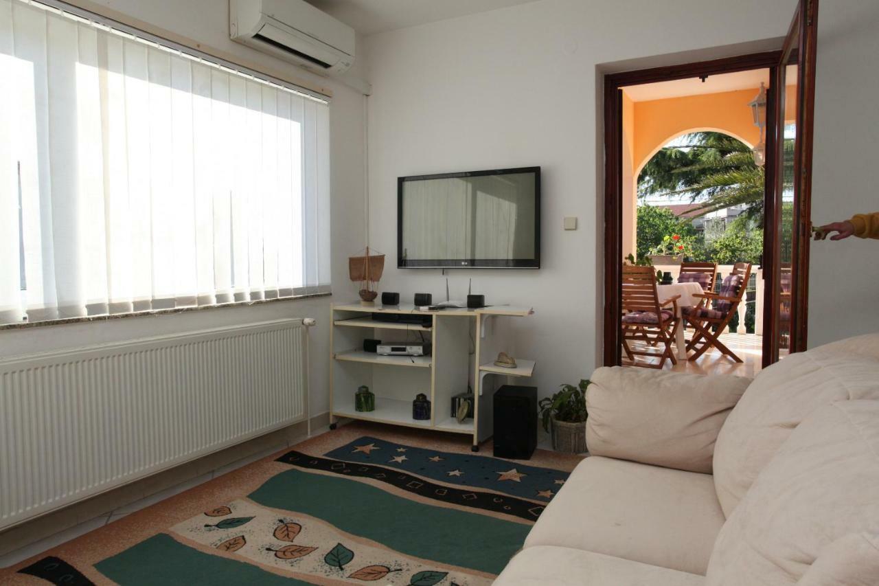 Apartament Nora *